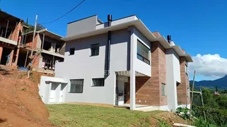 Casa com 3 Quartos à venda, 116m² no Golfe, Teresópolis - Foto 2
