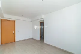 Apartamento com 2 Quartos à venda, 62m² no Teresópolis, Porto Alegre - Foto 4