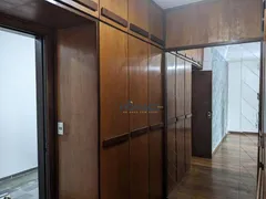 Casa com 3 Quartos à venda, 205m² no Champagnat, Londrina - Foto 13