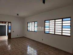 Casa com 3 Quartos à venda, 200m² no Santa Mônica, Uberlândia - Foto 1
