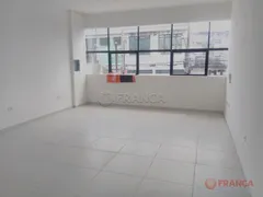 Conjunto Comercial / Sala para alugar, 63m² no Centro, Jacareí - Foto 4