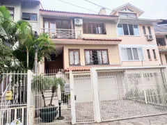 Casa com 3 Quartos à venda, 231m² no Espiríto Santo, Porto Alegre - Foto 1