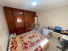 Casa com 3 Quartos à venda, 225m² no Santa Mônica, Uberlândia - Foto 9