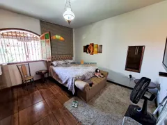 Casa com 4 Quartos à venda, 360m² no Santa Mônica, Belo Horizonte - Foto 1
