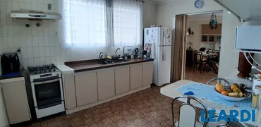 Casa de Vila com 5 Quartos à venda, 320m² no Vila Sao Luiz, Valinhos - Foto 32