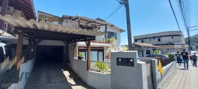 Casa com 4 Quartos à venda, 308m² no Valparaíso, Blumenau - Foto 2