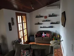 Sobrado com 3 Quartos à venda, 330m² no Embuema, Embu das Artes - Foto 2