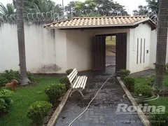 Conjunto Comercial / Sala com 5 Quartos para alugar, 800m² no Cidade Jardim, Uberlândia - Foto 5