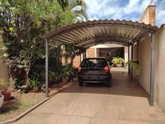 Casa com 3 Quartos para venda ou aluguel, 231m² no Centro, Araraquara - Foto 2