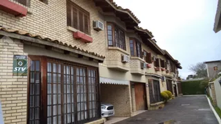 Casa de Condomínio com 3 Quartos à venda, 130m² no Guarujá, Porto Alegre - Foto 2