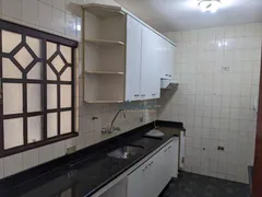 Casa com 3 Quartos à venda, 205m² no Champagnat, Londrina - Foto 12