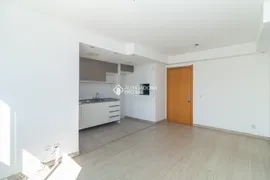 Apartamento com 2 Quartos à venda, 62m² no Teresópolis, Porto Alegre - Foto 2