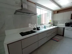 Casa de Condomínio com 2 Quartos para alugar, 344m² no Morada da Colina, Uberlândia - Foto 2
