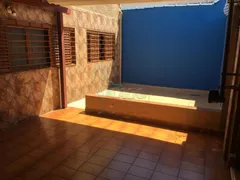 Casa com 3 Quartos à venda, 136m² no Ipiranga, Ribeirão Preto - Foto 2