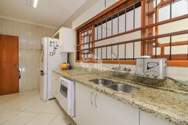 Casa com 3 Quartos à venda, 361m² no Espiríto Santo, Porto Alegre - Foto 18