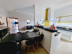 Casa com 4 Quartos à venda, 220m² no Monte Belo, Taubaté - Foto 9