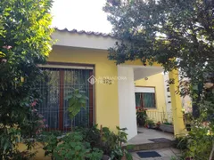 Casa com 3 Quartos à venda, 237m² no Vila Ipiranga, Porto Alegre - Foto 2