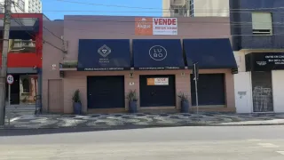 Loja / Salão / Ponto Comercial à venda, 207m² no Centro, Curitiba - Foto 1