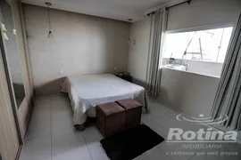 Casa com 3 Quartos à venda, 180m² no Segismundo Pereira, Uberlândia - Foto 11