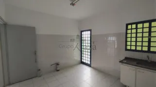 Galpão / Depósito / Armazém para venda ou aluguel, 240m² no Residencial São Paulo, Jacareí - Foto 15