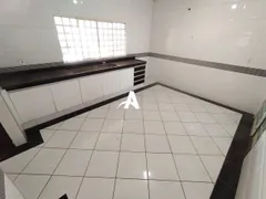 Casa com 3 Quartos à venda, 180m² no Jardim Holanda, Uberlândia - Foto 1