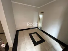 Casa com 3 Quartos à venda, 205m² no Tabajaras, Uberlândia - Foto 2