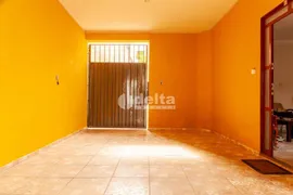 Casa com 4 Quartos para alugar, 147m² no Santa Mônica, Uberlândia - Foto 20