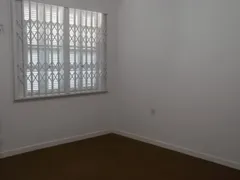 Casa com 4 Quartos para alugar, 270m² no Santa Cecília, Porto Alegre - Foto 9