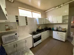 Casa com 5 Quartos para alugar, 180m² no São Gotardo, Contagem - Foto 2