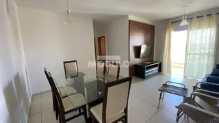 Apartamento com 3 Quartos para alugar, 90m² no Santa Mônica, Uberlândia - Foto 6