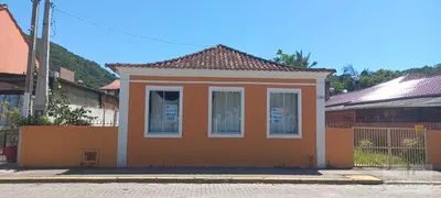 Casa com 4 Quartos para alugar, 107m² no Sambaqui, Florianópolis - Foto 1