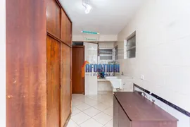 Apartamento com 3 Quartos para alugar, 153m² no Centro Cívico, Curitiba - Foto 25