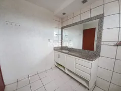 Casa com 3 Quartos à venda, 200m² no Marta Helena, Uberlândia - Foto 14