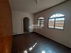 Casa com 3 Quartos para alugar, 180m² no Osvaldo Rezende, Uberlândia - Foto 27