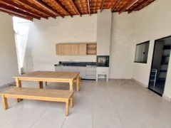 Casa com 3 Quartos à venda, 200m² no Santa Mônica, Uberlândia - Foto 15