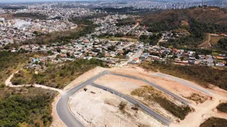 Terreno / Lote / Condomínio à venda, 200m² no Maria Helena, Divinópolis - Foto 1