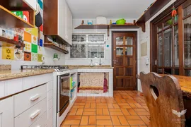 Sobrado com 3 Quartos à venda, 130m² no Orleans, Curitiba - Foto 11