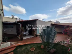 Casa com 4 Quartos à venda, 280m² no Patrimônio, Uberlândia - Foto 4