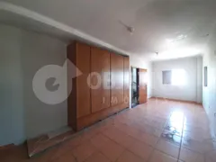 Casa com 3 Quartos para alugar, 200m² no Tibery, Uberlândia - Foto 14