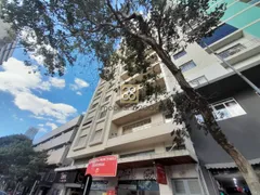 Apartamento com 3 Quartos para alugar, 192m² no Centro Cívico, Curitiba - Foto 1