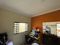 Casa com 3 Quartos à venda, 200m² no Jardim Guanabará, Dourados - Foto 17