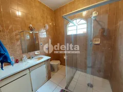 Casa com 3 Quartos à venda, 150m² no Umuarama, Uberlândia - Foto 14
