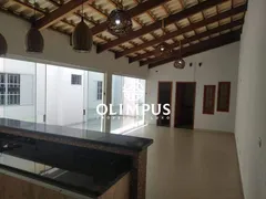 Casa com 3 Quartos à venda, 249m² no Segismundo Pereira, Uberlândia - Foto 1