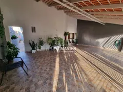 Casa com 3 Quartos à venda, 189m² no Núcleo Habitacional Castelo Branco, Marília - Foto 2