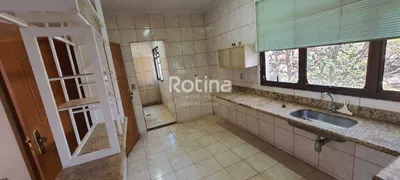 Casa com 3 Quartos à venda, 233m² no Segismundo Pereira, Uberlândia - Foto 22