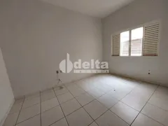 Casa com 2 Quartos à venda, 200m² no Centro, Uberlândia - Foto 2