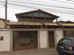 Casa com 4 Quartos para alugar, 380m² no Estacao, São Pedro da Aldeia - Foto 1