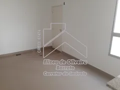 Apartamento com 2 Quartos para alugar, 50m² no Jardim Califórnia, Marília - Foto 2