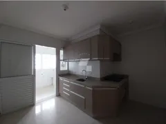 Apartamento com 3 Quartos para alugar, 110m² no Centro, Maringá - Foto 13