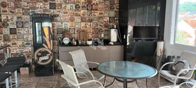 Casa com 3 Quartos à venda, 130m² no Medianeira, Porto Alegre - Foto 1